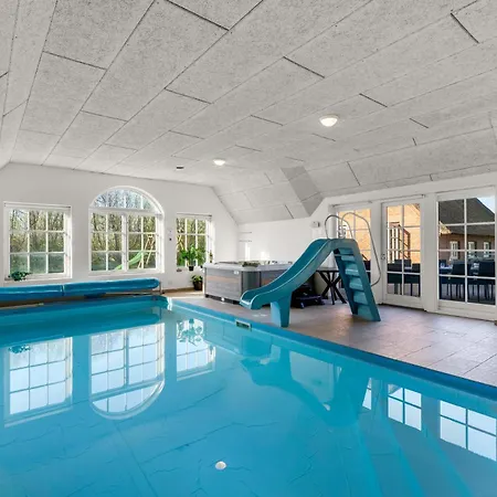 Large With Pool, Hot Tub And Activity In Husby Ulfborg