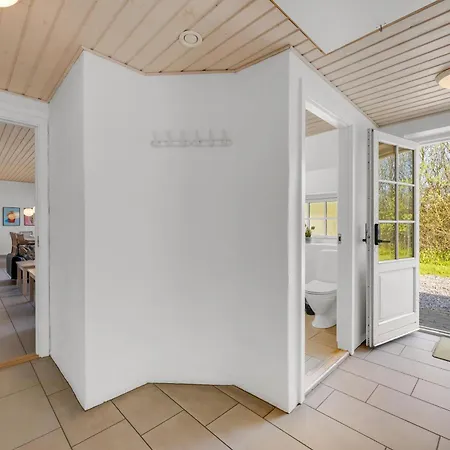 Large With Pool, Hot Tub And Activity In Husby Ulfborg